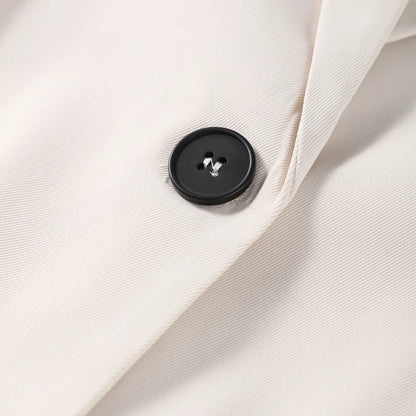 Timeless Tailored Blazer and Trousers Set with Modern Elegance