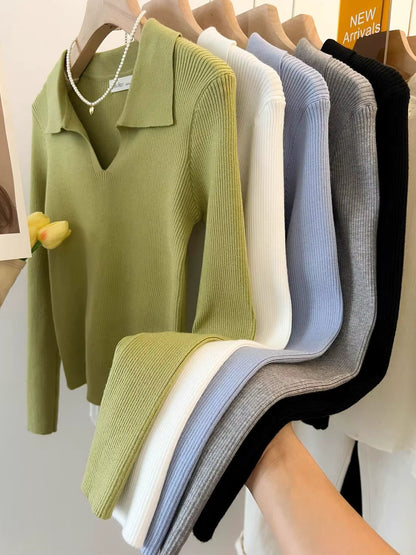 Vintage-Inspired Knit Pullover with Turn-Down Collar