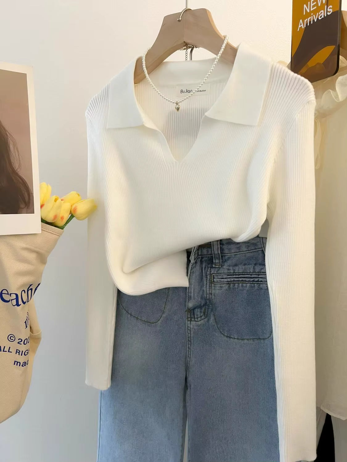 Vintage-Inspired Knit Pullover with Turn-Down Collar