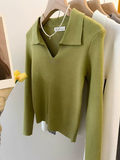 Vintage-Inspired Knit Pullover with Turn-Down Collar