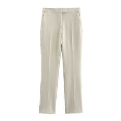 Timeless Tailored Blazer and Trousers Set with Modern Elegance