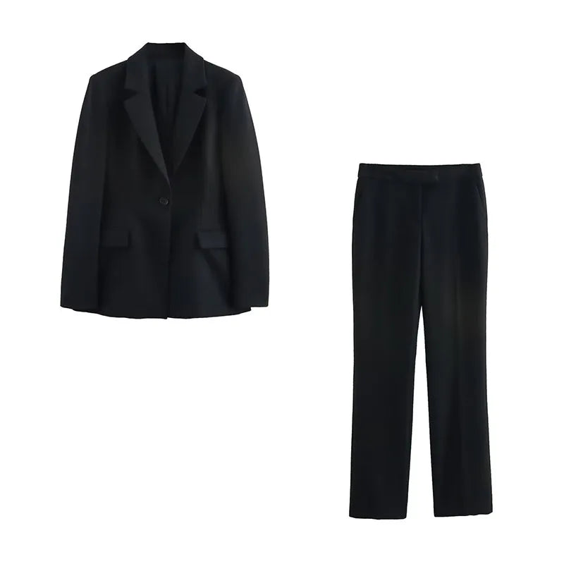 Timeless Tailored Blazer and Trousers Set with Modern Elegance