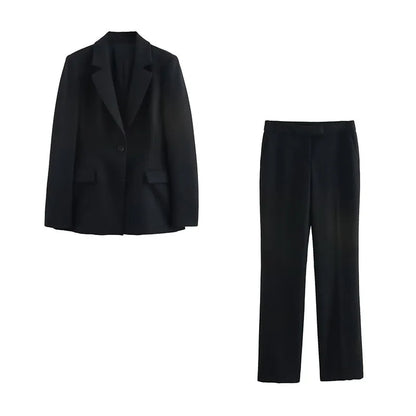 Timeless Tailored Blazer and Trousers Set with Modern Elegance