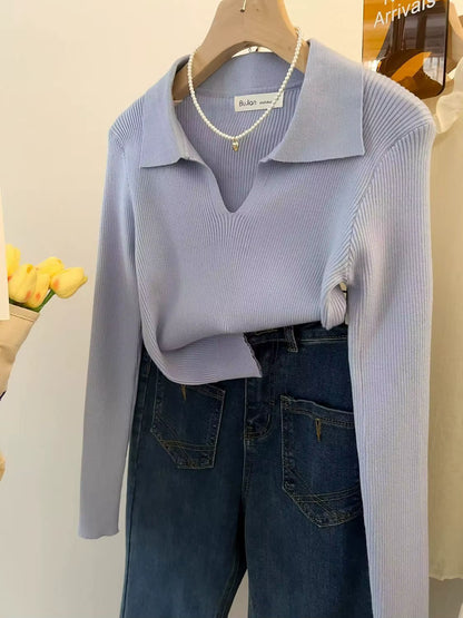 Vintage-Inspired Knit Pullover with Turn-Down Collar